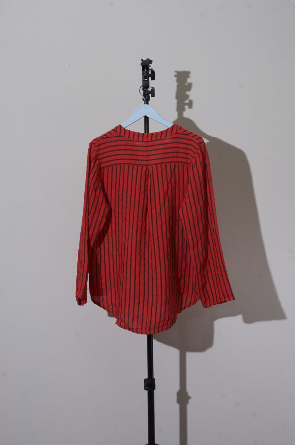 Blusa de lino hecha en Italia - Imagen 4