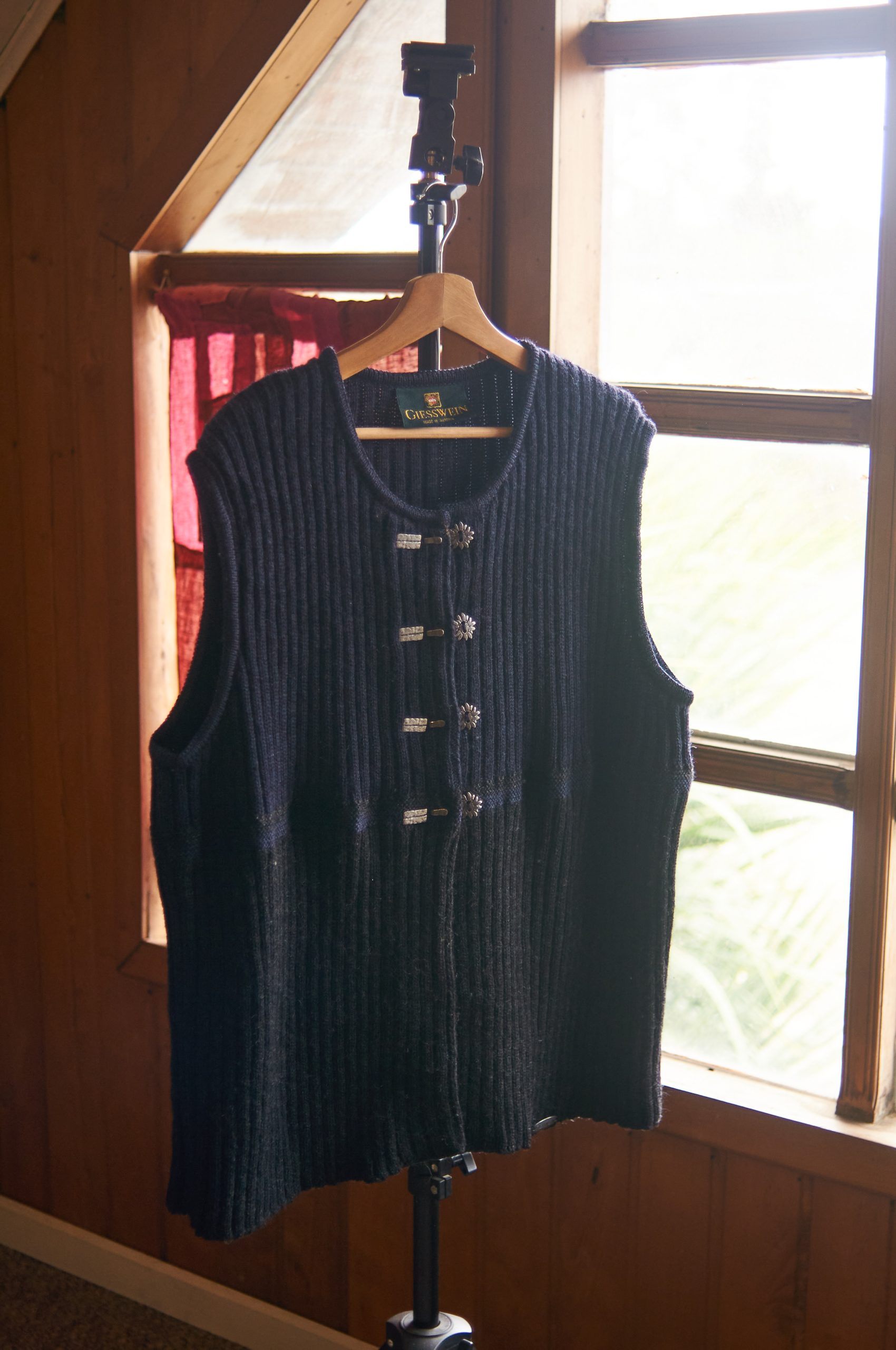 Sweater sin mangas hecho en Austria talla L o XL