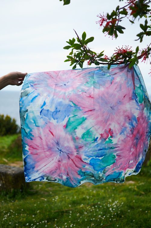 Pañuelo de seda pintado a mano