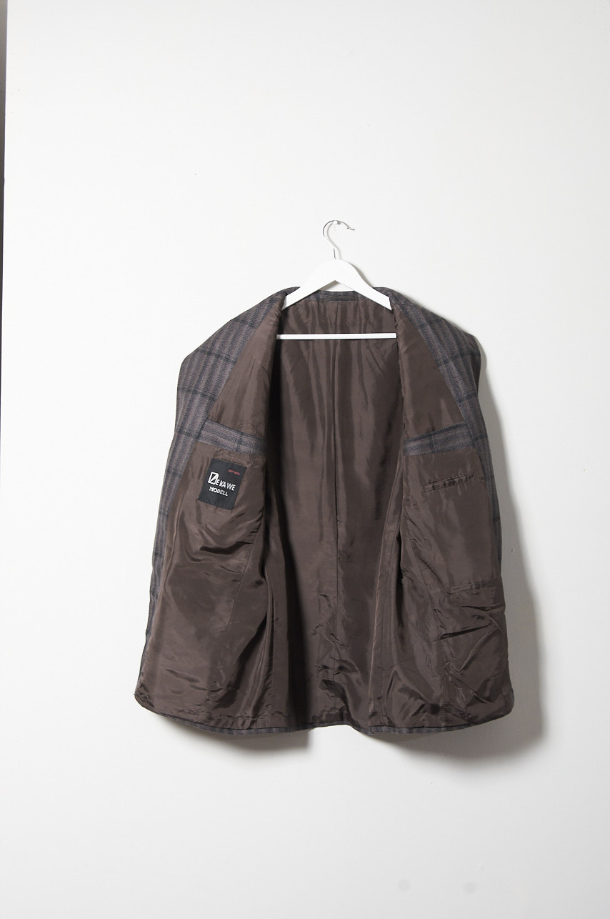 Blazer o veston DEKAWE de lana talla L - Imagen 4