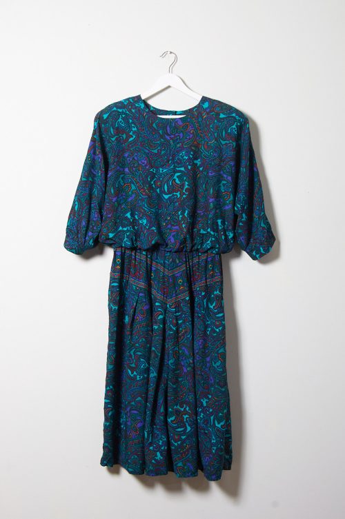 Vestido vintage con diseño paisley