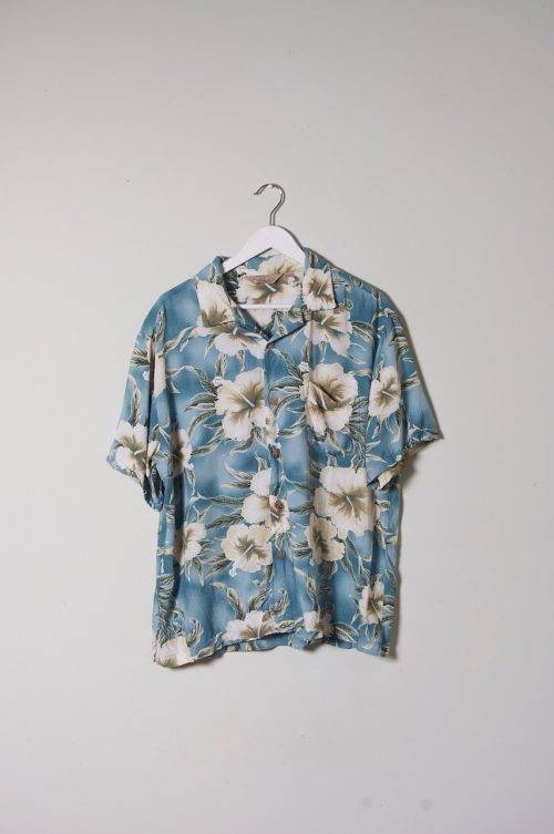 Camisa diseñada en HAWAI talla XL