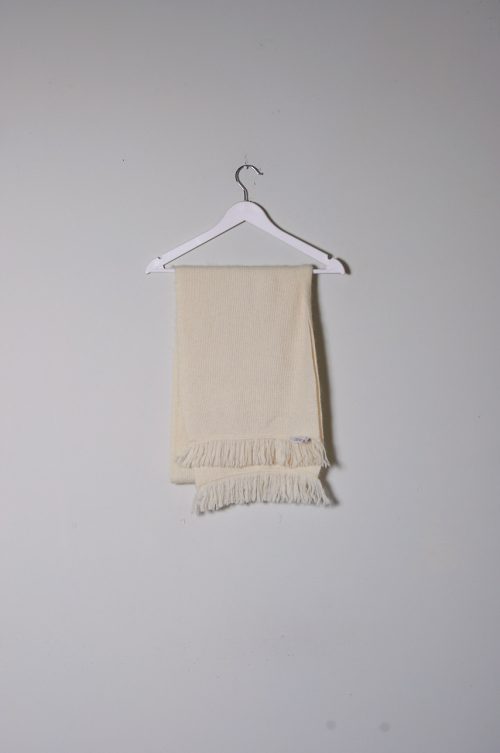 Bufanda de lana y angora de 2 metros por 30 cm color marfil