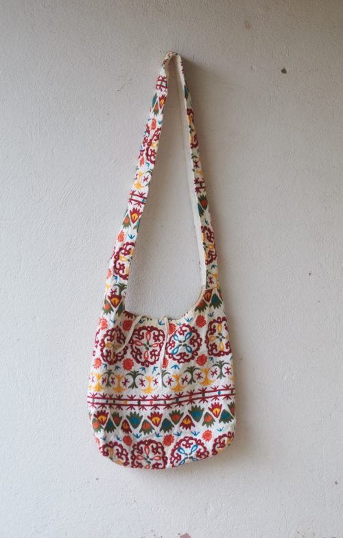 Bolso bordado de lino y algodón