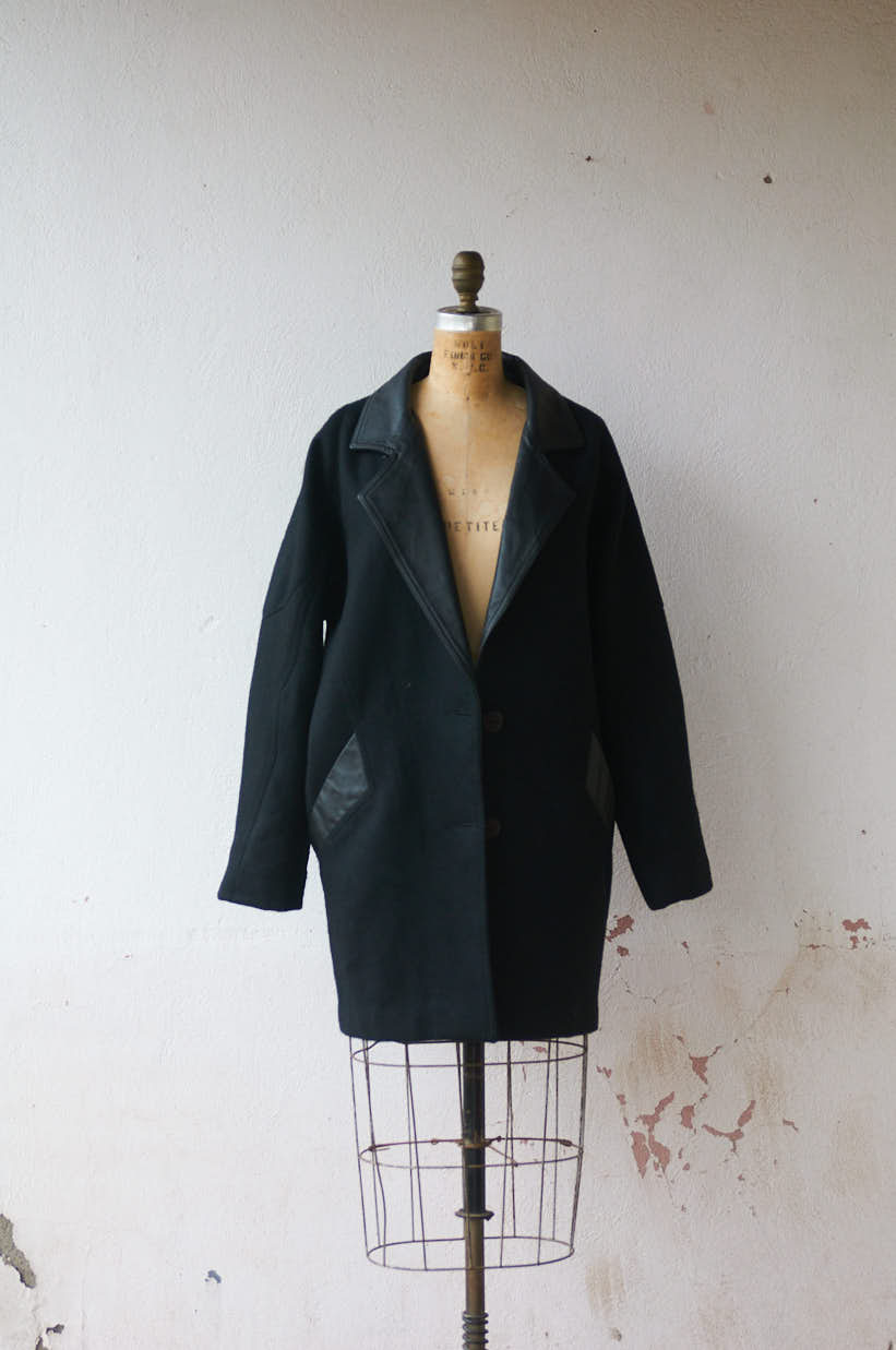 Abrigo vintage de lana hecho en Uruguay Talla L