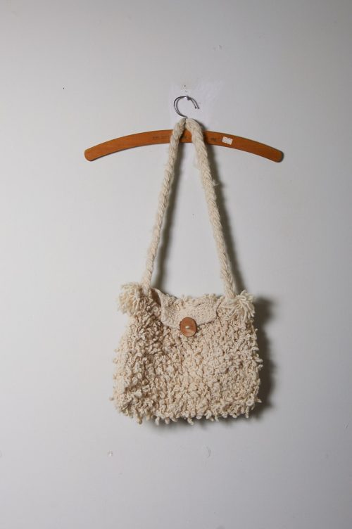 Cartera tejida de lana chilota
