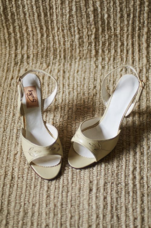 Zapatos de taco de cuero talla 35 o 22.5 cm de pie