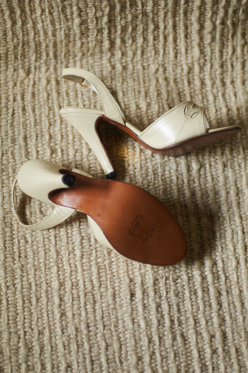 Zapatos de taco de cuero talla 35 o 22.5 cm de pie - Imagen 4
